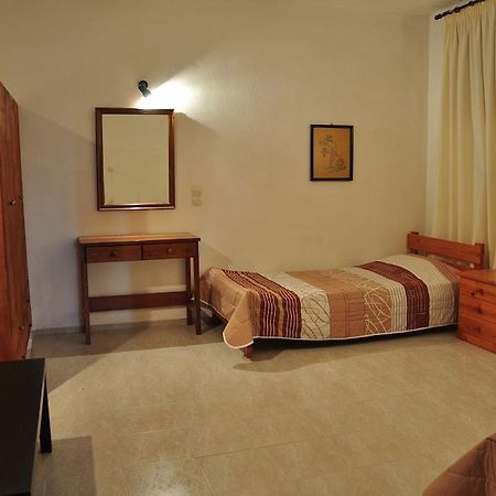 Michalis Apartments Near The Beaches With Sea View Парос Екстериор снимка