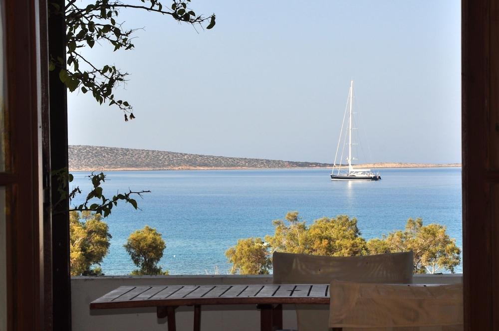 Michalis Apartments Near The Beaches With Sea View Парос Екстериор снимка