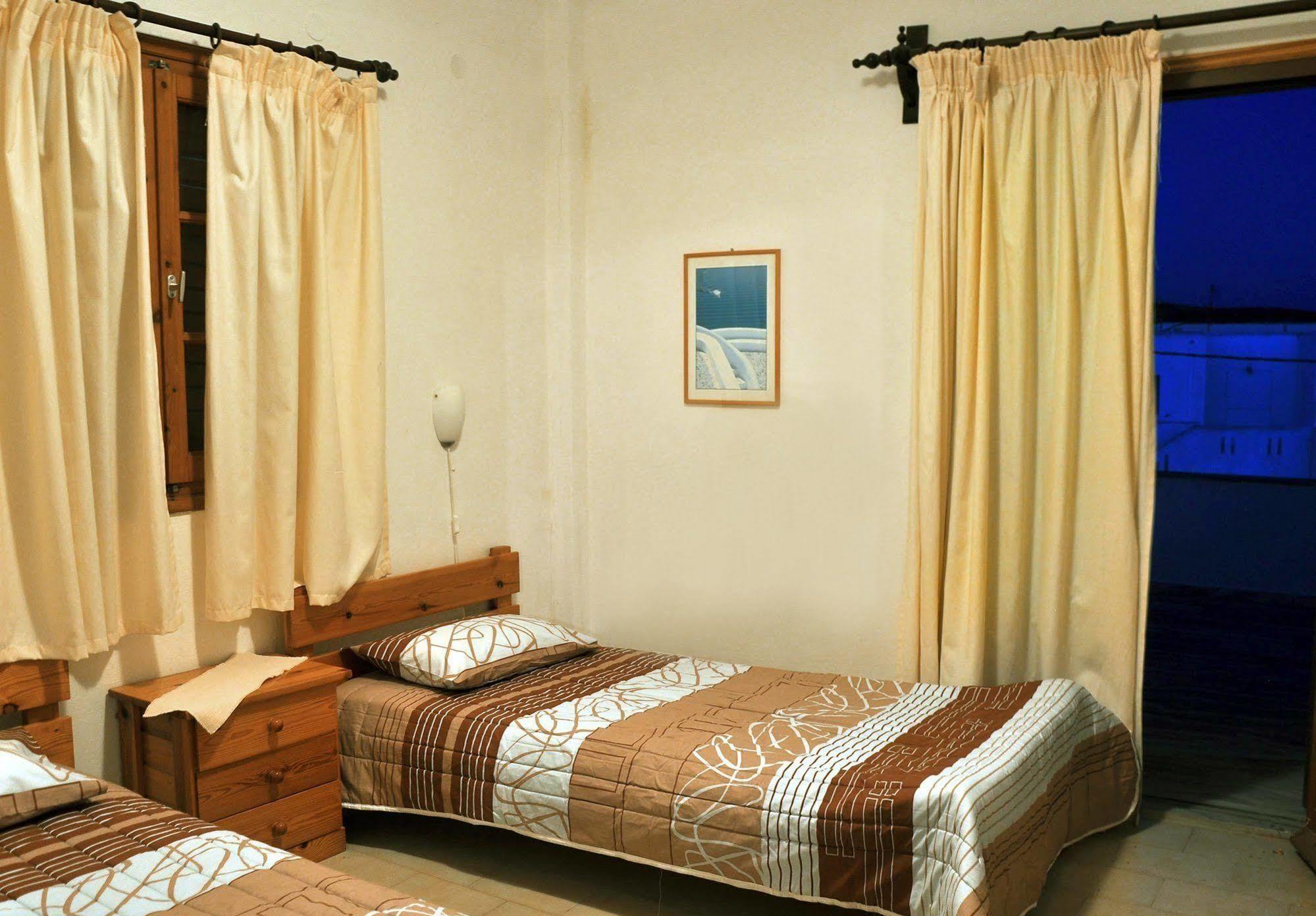 Michalis Apartments Near The Beaches With Sea View Парос Екстериор снимка