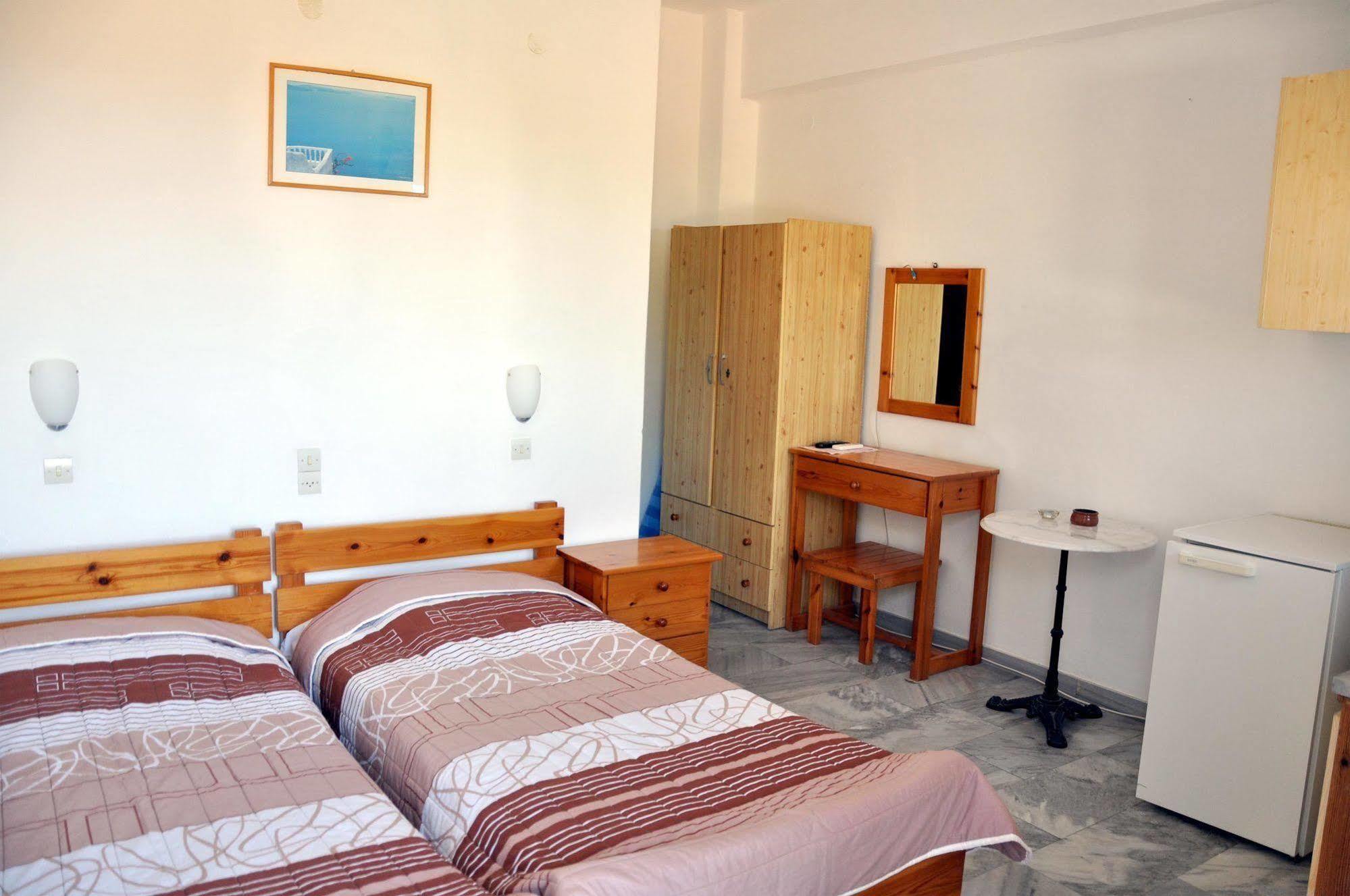 Michalis Apartments Near The Beaches With Sea View Парос Екстериор снимка