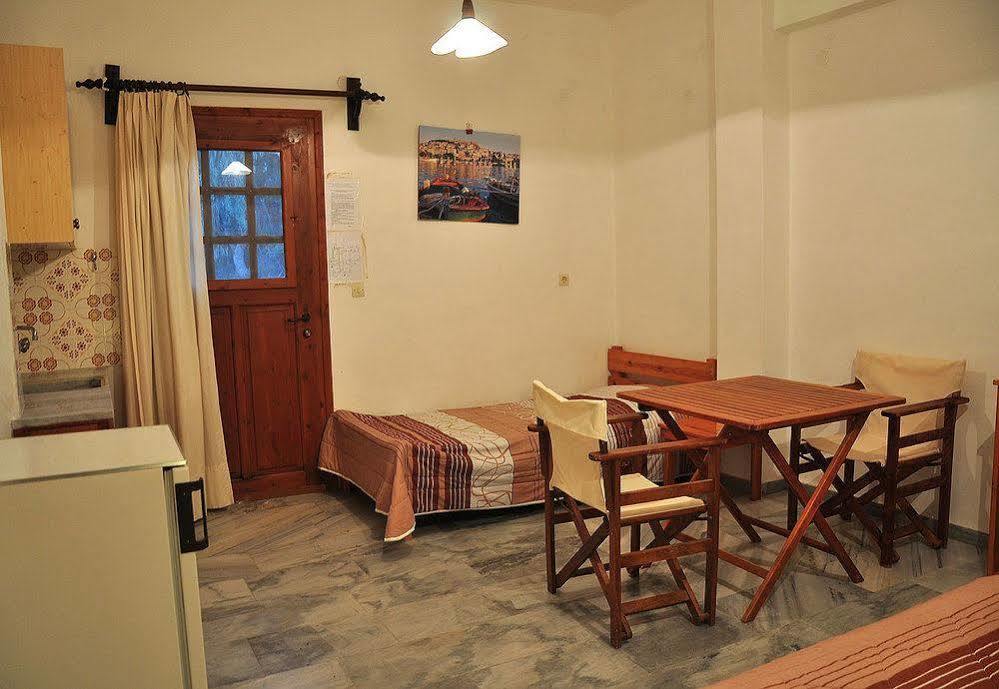 Michalis Apartments Near The Beaches With Sea View Парос Екстериор снимка